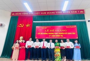 Bế giảng Lớp Bồi dưỡng phương pháp nghiên cứu khoa học  Lý luận chính trị năm 2024 tại Trường Chính trị tỉnh Bắc Giang