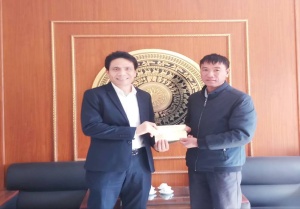 TRƯỜNG CHÍNH TRỊ TỈNH THĂM, TẶNG QUÀ CÁC HỘ NGHÈO, CẬN NGHÈO VÀ GIA ĐÌNH CÓ HOÀN CẢNH KHÓ KHĂN TẠI XÃ HỮU SẢN, HUYỆN SƠN ĐỘNG VÀ XÃ ĐỒNG TÂM, HUYỆN YÊN THẾ
