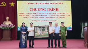HÀNH TRÌNH VỀ NGUỒN VÀ BỒI ĐẮP LÝ TƯỞNG CÁCH MẠNG Của Lớp Trung cấp lý luận chính trị hệ không tập trung Công an Trại giam Ngọc Lý năm 2025