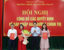 2-Cong-bo-QD-bo-nhiem-Quan-ly-khoa-NNPL-1.jpg